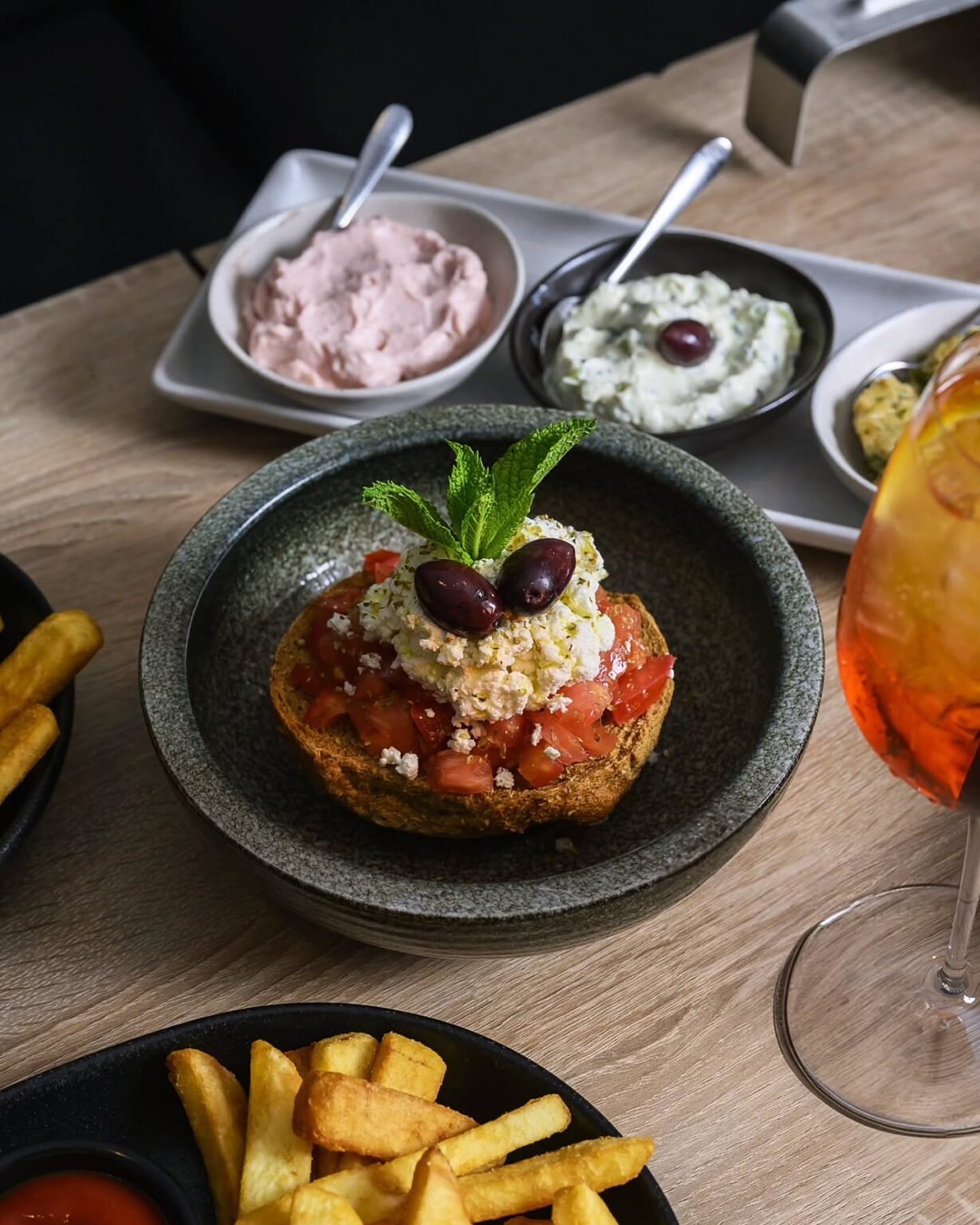 Meat Me Meat Me Souvlakeri - Oakleigh - Melbourne's Greek Hub