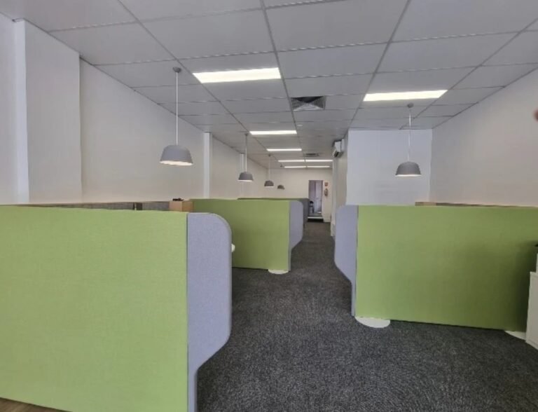 H&R Block Oakleigh